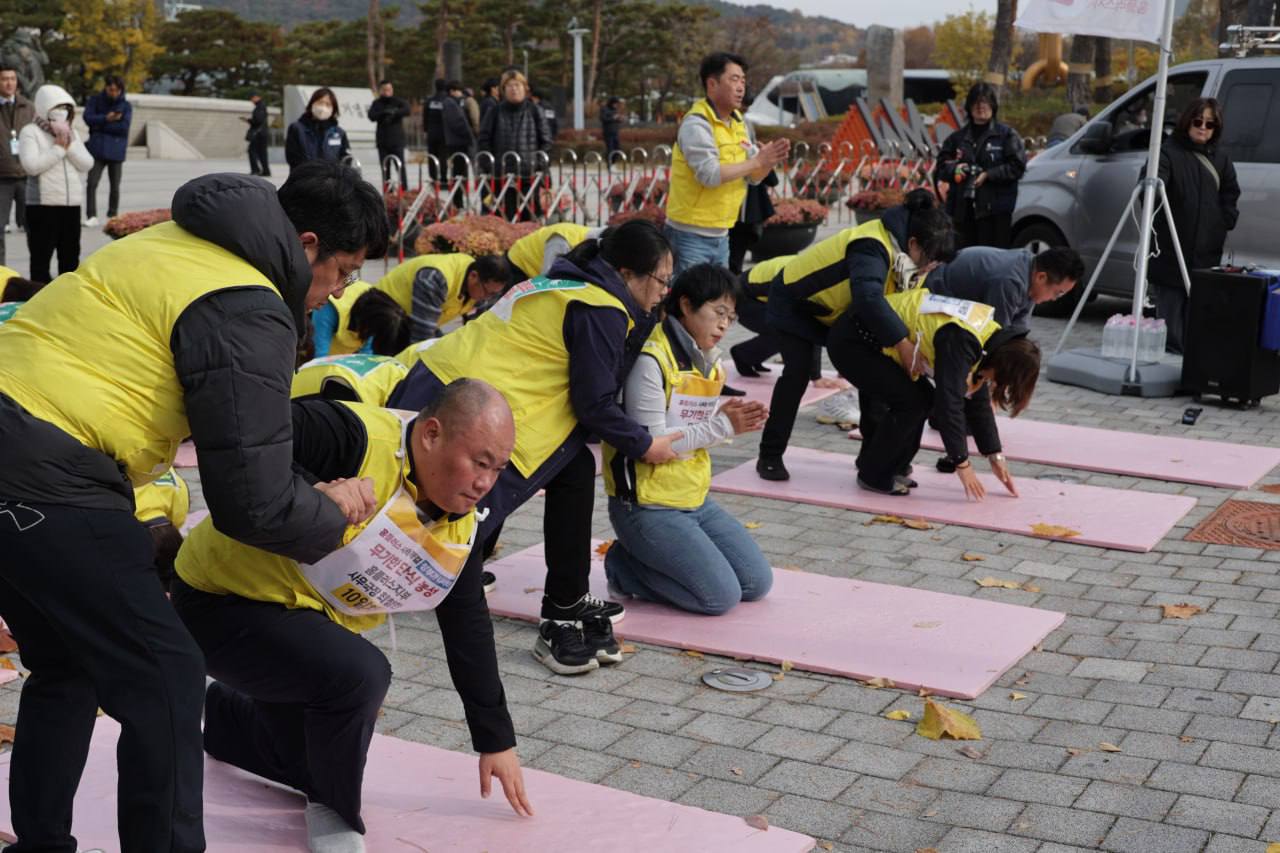 [11.17] “홈플러스 사태 해결, 정부가 즉각 나서라!” 노숙 단식 농성 - 10일차