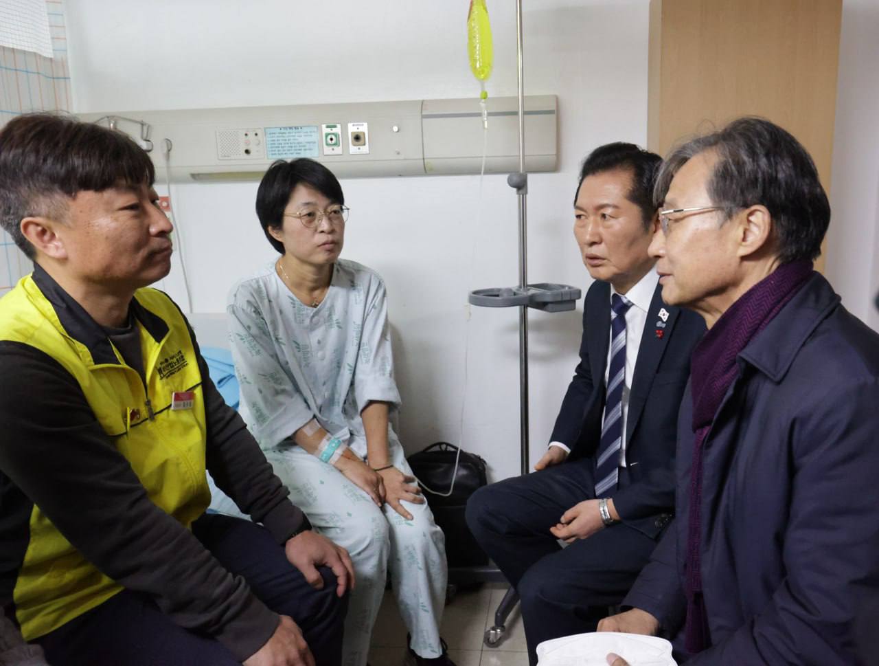 [12.4]  홈플러스 사태 해결 정부 개입 촉구 무기한 단식 중단